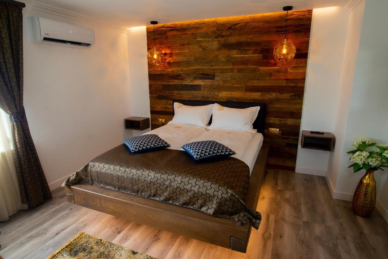 Kotyogo Panzio Bed and Breakfast Lupeni  Buitenkant foto