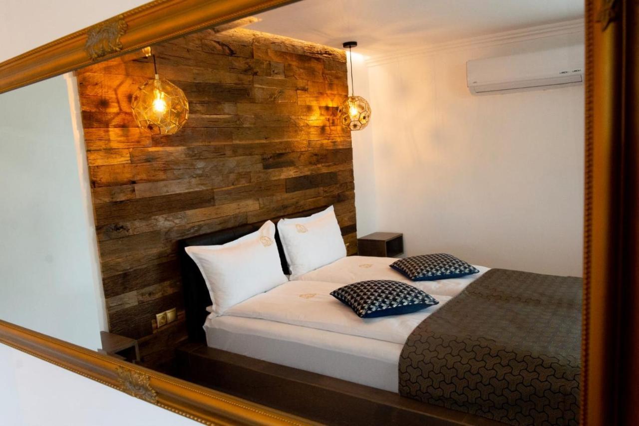 Kotyogo Panzio Bed and Breakfast Lupeni  Buitenkant foto