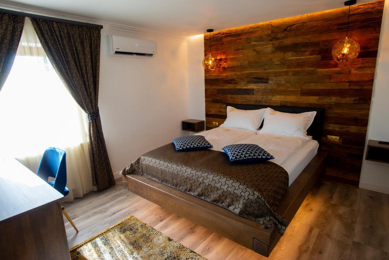 Kotyogo Panzio Bed and Breakfast Lupeni  Buitenkant foto